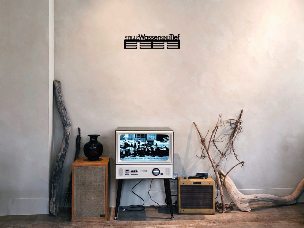 Medaillenhalter Stille Wasser sind tief 40 cm - Image 2